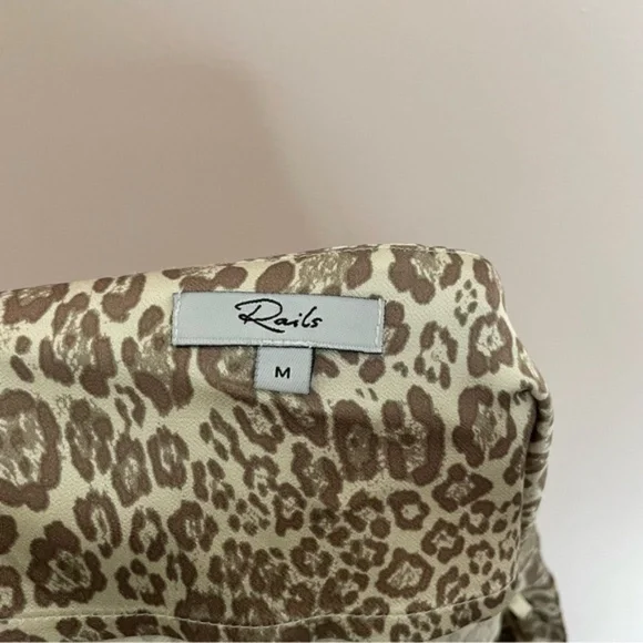Rails Beige Paola Cheetah Print Satin Luxe Camisole Blouse Top Size Medium - Picture 4 of 5